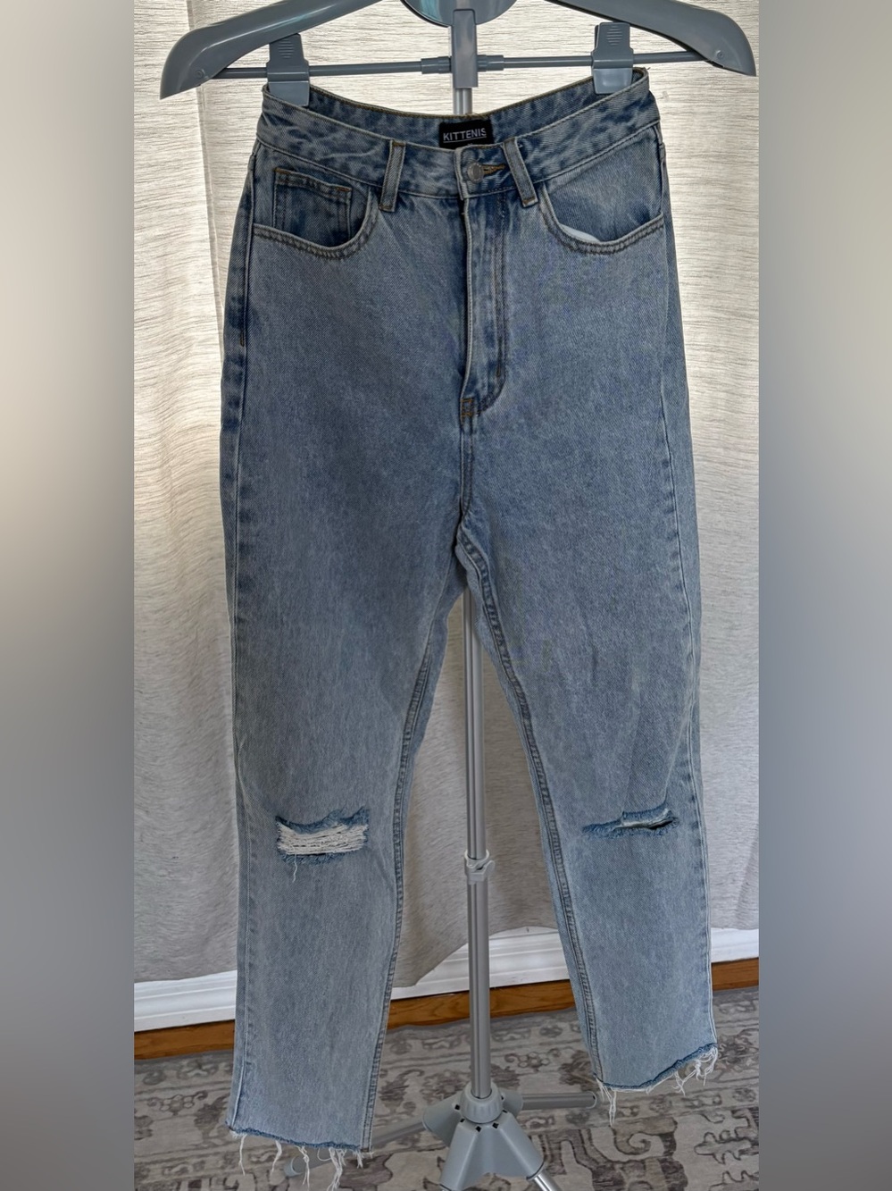 Kittenish Jessie James Decker High Rise Distressed Straight Jeans Size 26